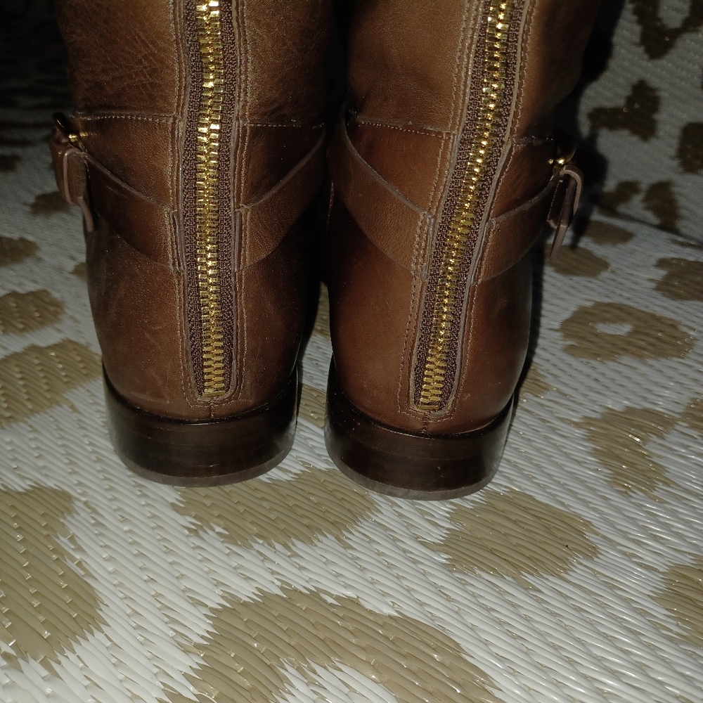 Elegant Brown Knee-High Leather Boots - Picture 6 of 9